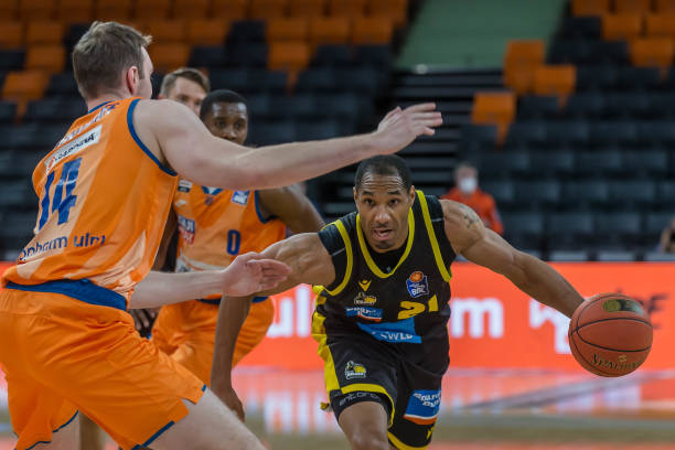 教练赛事中 教练赛事中