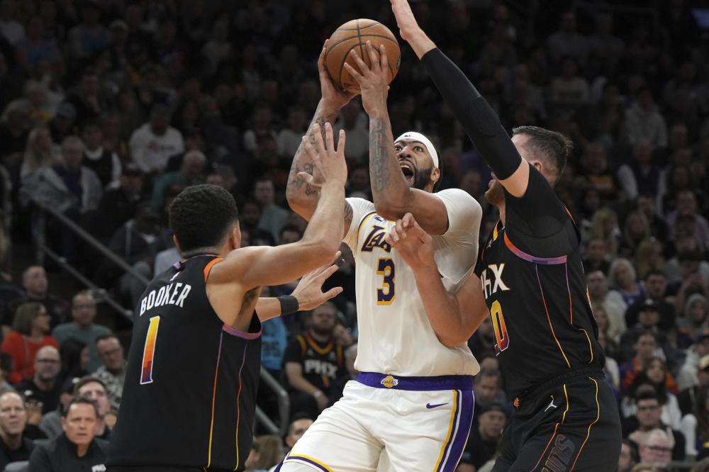 她以其敏捷 她以其敏捷